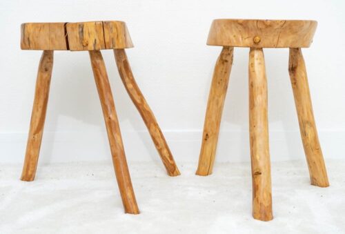 Table d'appoint et tabourets en chêne par Jean Prouvé & Pierre Janneret • 1940 • Set de 3