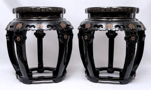Tabourets ou tables d'appoint peints et laqués • 20e siècle • Set de 2