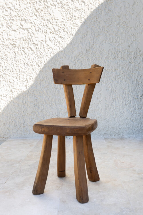 Ensemble de 5 chaises brutalistes en bois massif – France, vers 1970 – Image 7