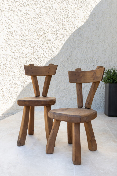 Ensemble de 5 chaises brutalistes en bois massif – France, vers 1970 – Image 5