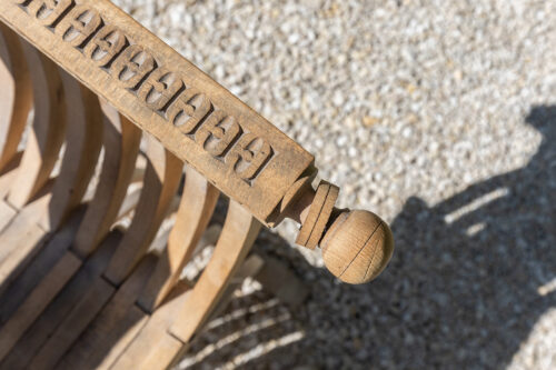 Paire de fauteuils pliants savonarola – Style Renaissance, bois sculpté – Image 8