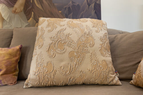 Paire de coussins en jacquard baroque – Confection française PY ANTIKS – Image 3